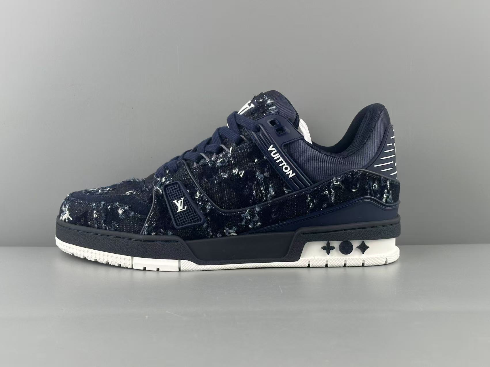 Lv Trainer