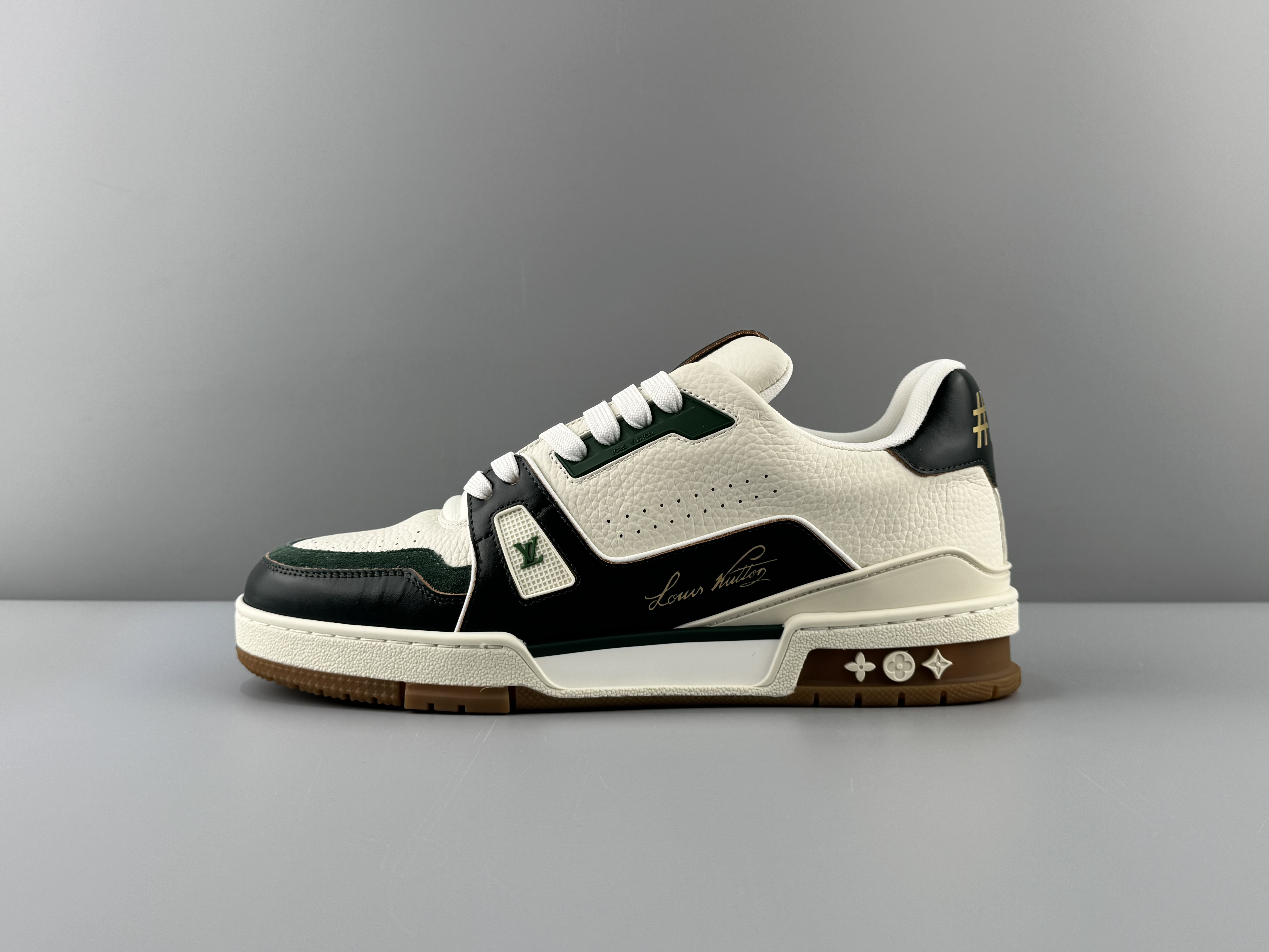 Lv Trainer