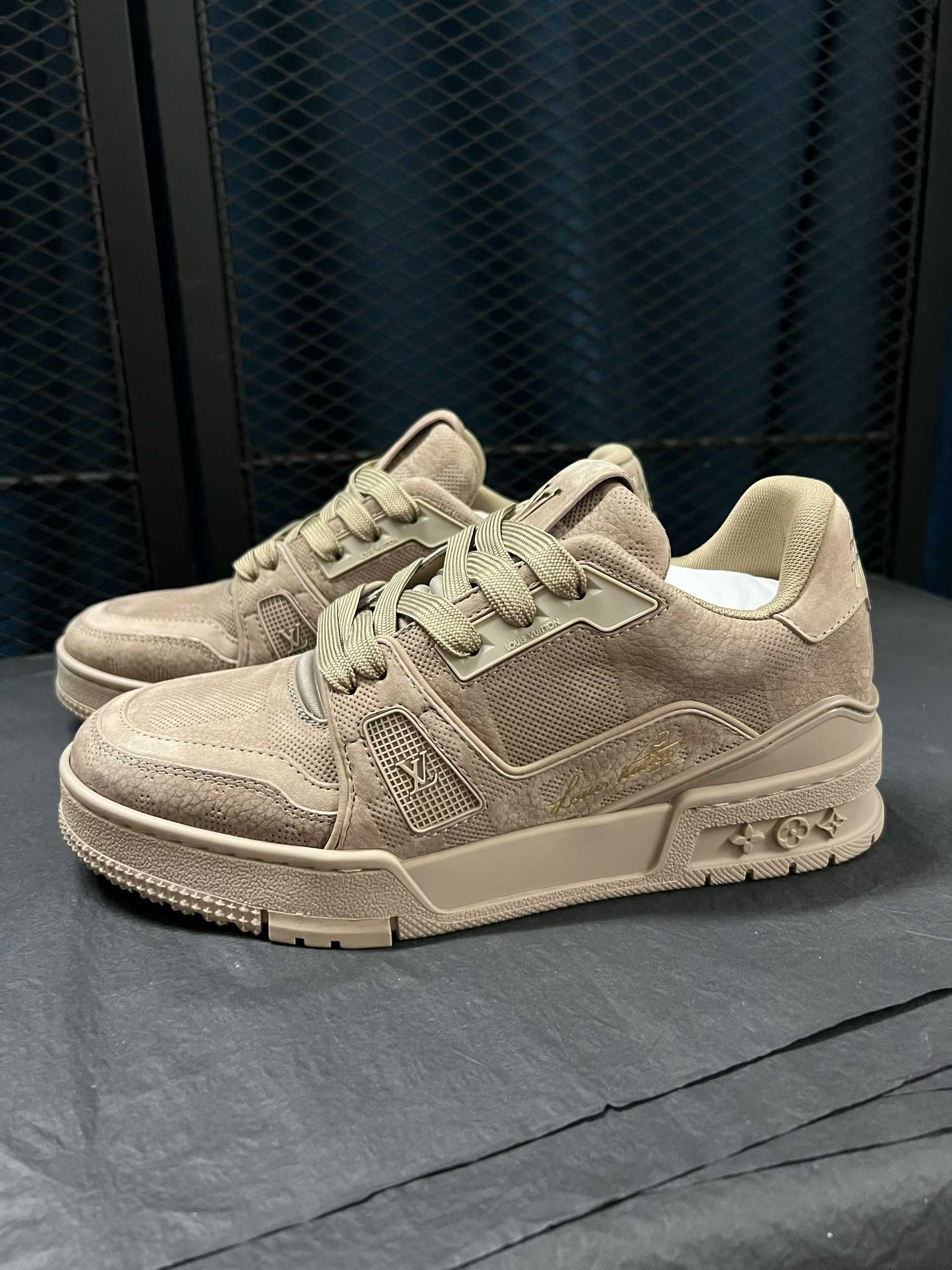 Lv Trainer