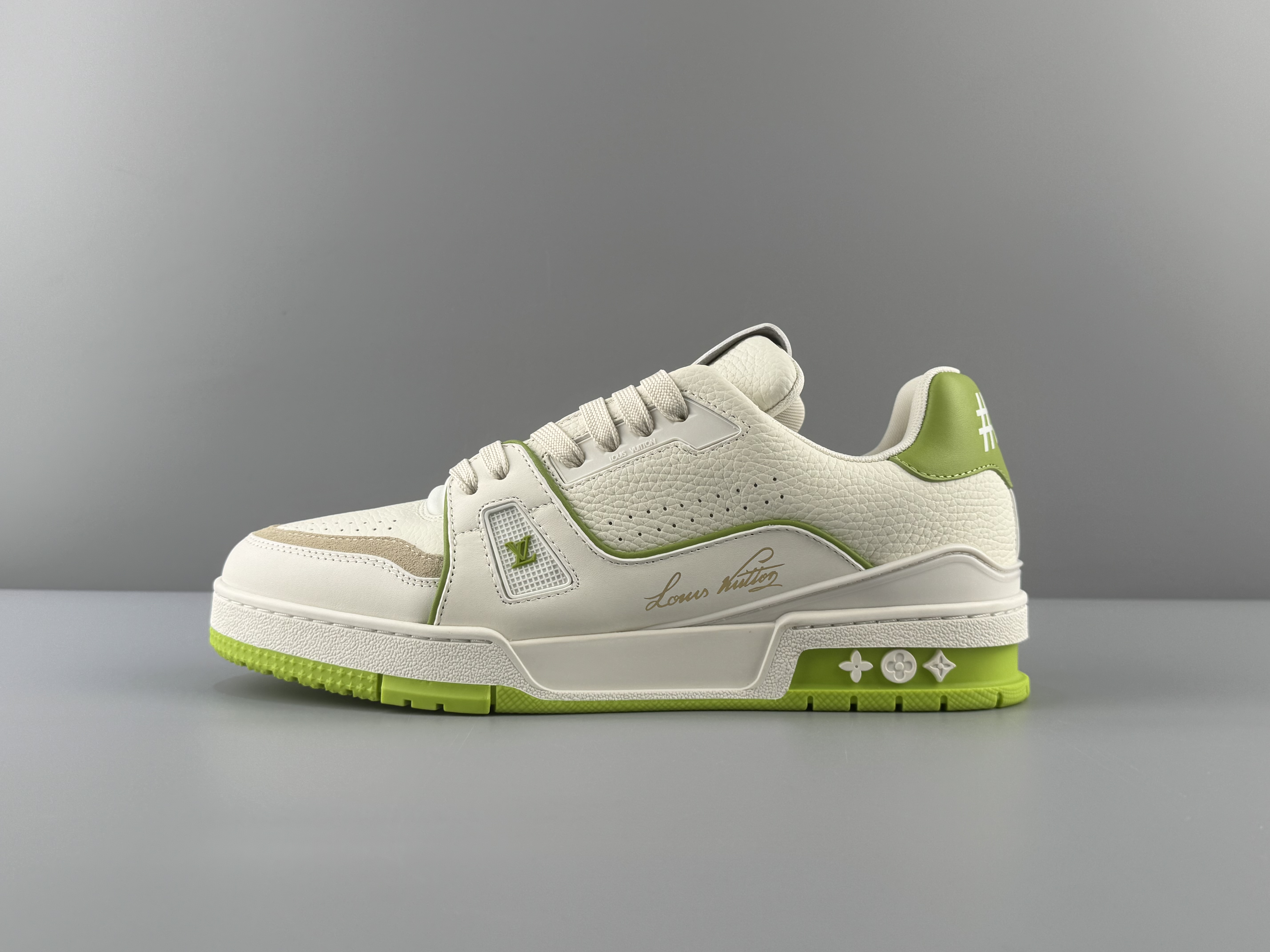Lv Trainer